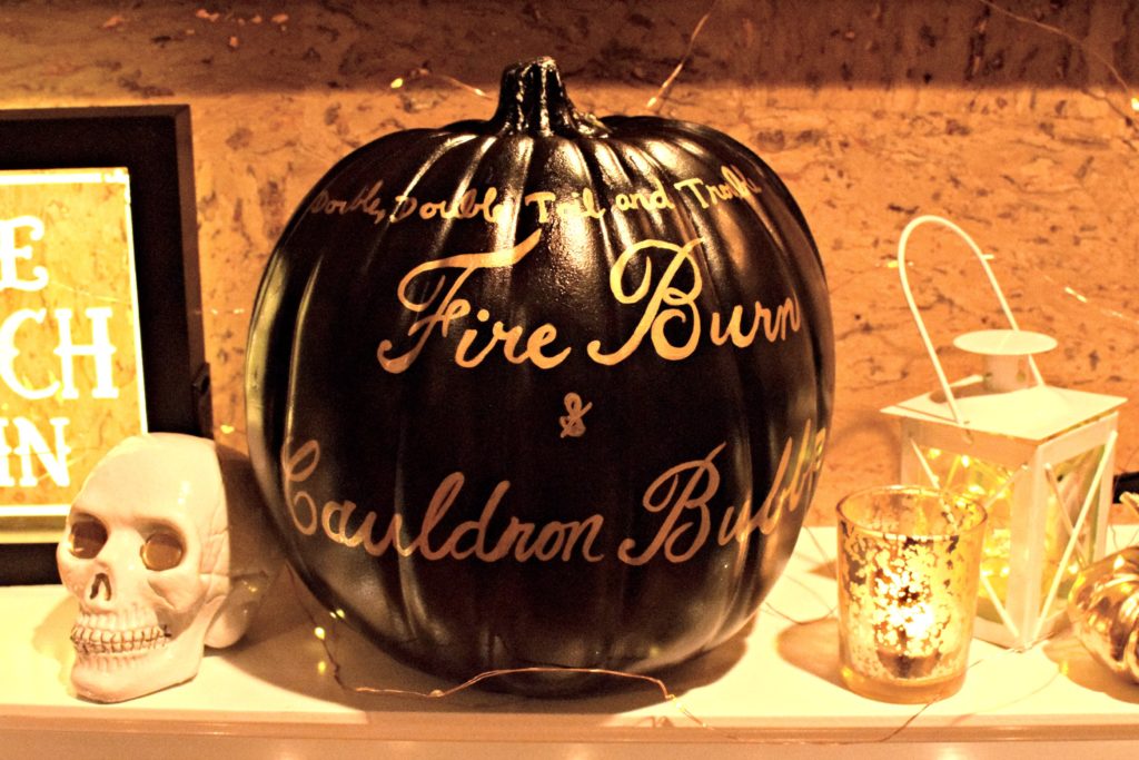 Need help hosting a halloween party? Check out this post for easy Halloween Decorations. For some extra fun throw a costume contest. These free Halloween party printables. This post is filled with DIY Halloween decorations perfect for your party.