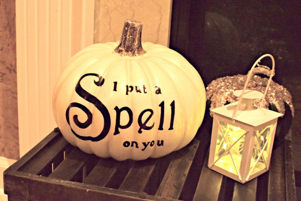 Need help hosting a halloween party? Check out this post for easy Halloween Decorations. For some extra fun throw a costume contest. These free Halloween party printables. This post is filled with DIY Halloween decorations perfect for your party.