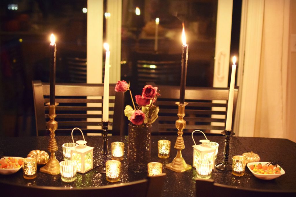 Need help hosting a halloween party? Check out this post for easy Halloween Decorations. For some extra fun throw a costume contest. These free Halloween party printables. This post is filled with DIY Halloween decorations perfect for your party. Check out this glam sequin halloween tablescape.