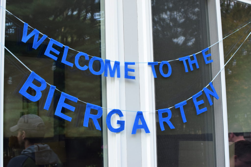 Oktoberfest Party | How to throw and Oktoberfest Party | Beer Party | Beer Tasting Party | Fall Party Ideas | Oktoberfest Party Ideas | Octoberfest Party | Oktoberfest Party Theme | Oktoberfest Theme | Adult Party ideas | Men's Birthday Ideas | Mens Party ideas | Outdoor Party Ideas | Outdoor Party theme | Easy oktoberfest party | Simply Oktoberfest Party