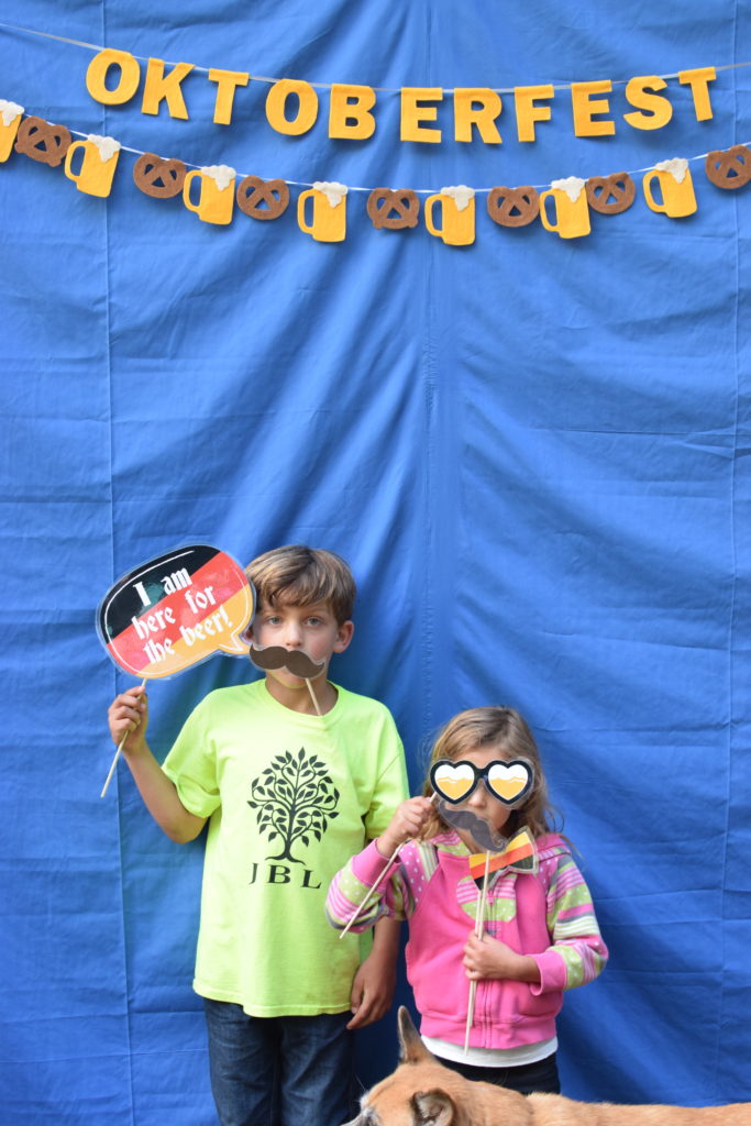 Oktoberfest Party | How to throw and Oktoberfest Party | Beer Party | Beer Tasting Party | Fall Party Ideas | Oktoberfest Party Ideas | Octoberfest Party | Oktoberfest Party Theme | Oktoberfest Theme | Adult Party ideas | Men's Birthday Ideas | Mens Party ideas | Outdoor Party Ideas | Outdoor Party theme | Easy oktoberfest party | Simply Oktoberfest Party