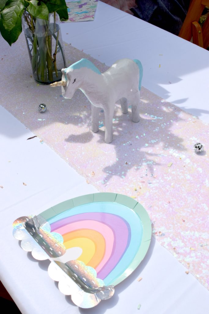Unicorn Party, Unicorn Party Theme, Girls party theme, How to Unicorn party, Girls birthday ideas, Pastel Rainbow party, Rainbow birthday, balloon arch, unicorn cricut party, unicorn dream birthday, unicorn photo wall, unicorn back drop